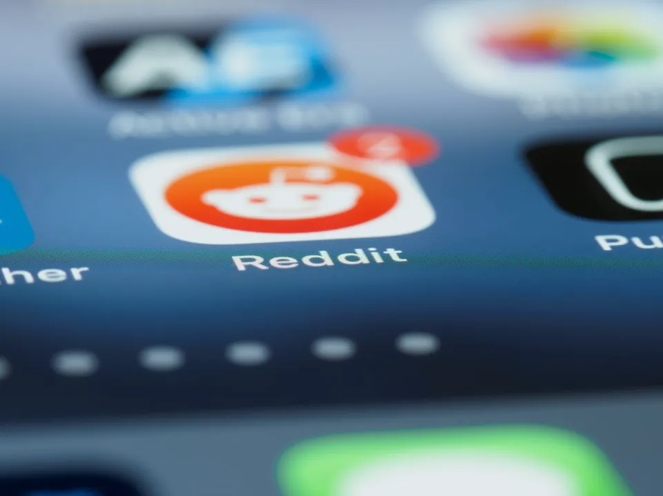 How to Stop Getting Emails From Reddit? 3 Ways